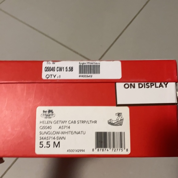 sandals, only wore it few times, good condition - Picture 2 of 5